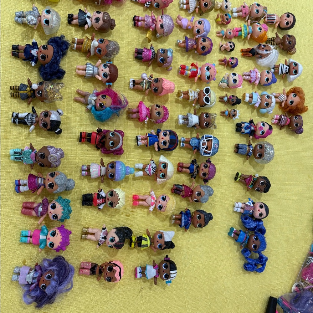 55 Assorted LOL surprise! dolls with more than 100 accessories